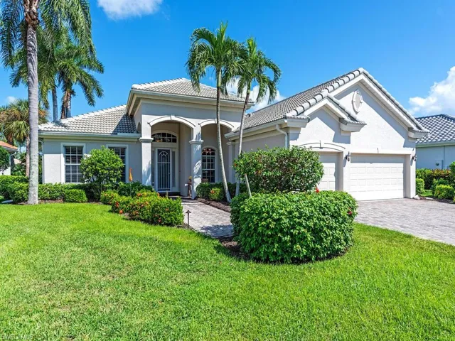 16105  Parque  LN, Naples, FL 34110