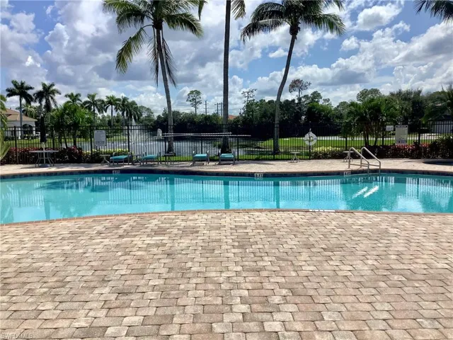 16105  Parque  LN, Naples, FL 34110