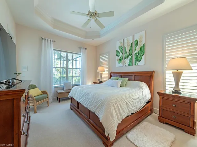 16105  Parque  LN, Naples, FL 34110