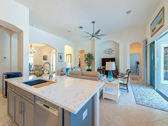 16105  Parque  LN, Naples, FL 34110
