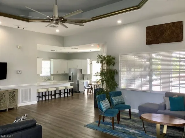 16105  Parque  LN, Naples, FL 34110