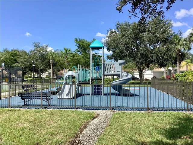 16105  Parque  LN, Naples, FL 34110