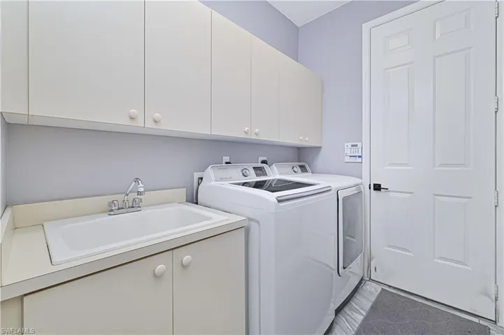 9057 Whitfield Dr, Estero, Florida 33928
