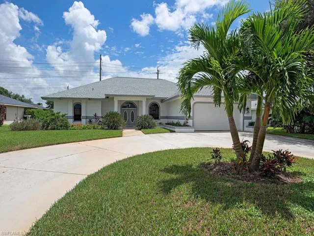 2493  Kings Lake  BLVD, Naples, FL 34112