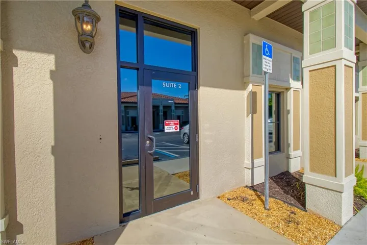 Unit 2, Entrance