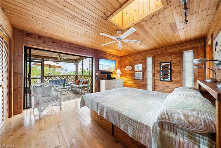 Upstairs Suite