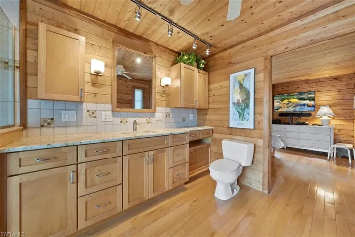 Upstairs Bath