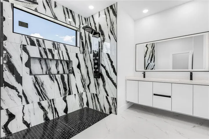 3227 Ne 13th Pl, Cape Coral, Florida 33909