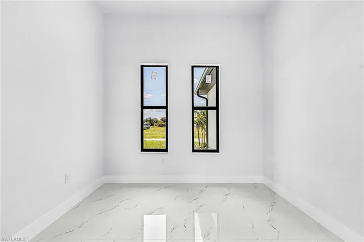 3227 Ne 13th Pl, Cape Coral, Florida 33909