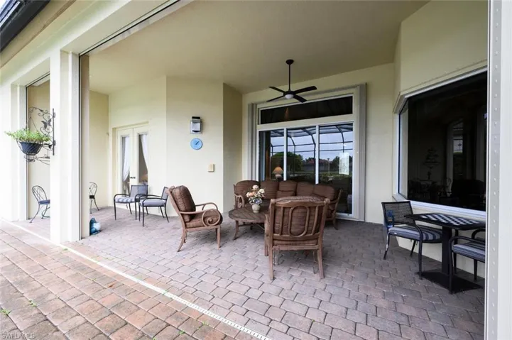 Relaxing, conversation area ,space for game table