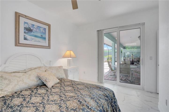 18066  Royal Tree  PKWY, Naples, FL 34114