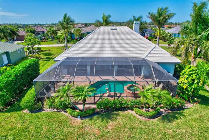 18066  Royal Tree  PKWY, Naples, FL 34114