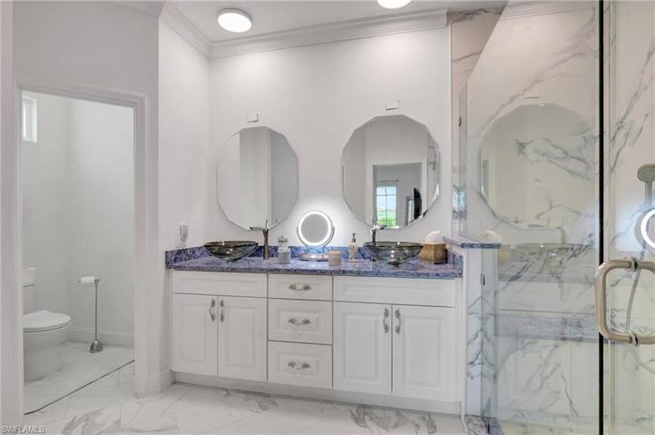 18066  Royal Tree  PKWY, Naples, FL 34114