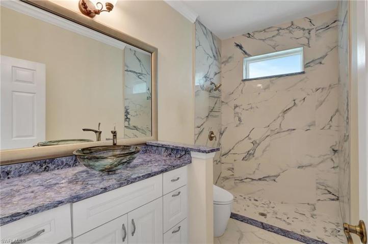 18066  Royal Tree  PKWY, Naples, FL 34114