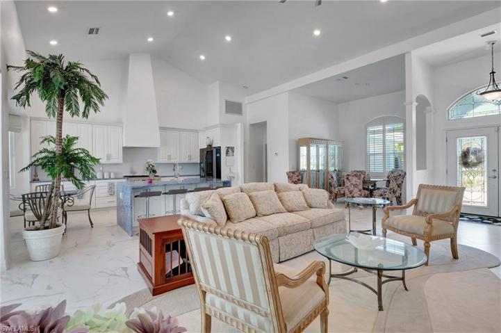 18066  Royal Tree  PKWY, Naples, FL 34114