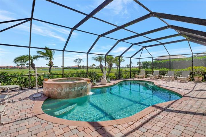 18066  Royal Tree  PKWY, Naples, FL 34114