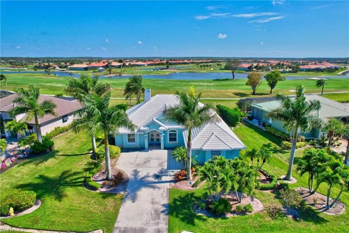 18066  Royal Tree  PKWY, Naples, FL 34114
