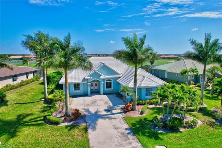 18066  Royal Tree  PKWY, Naples, FL 34114
