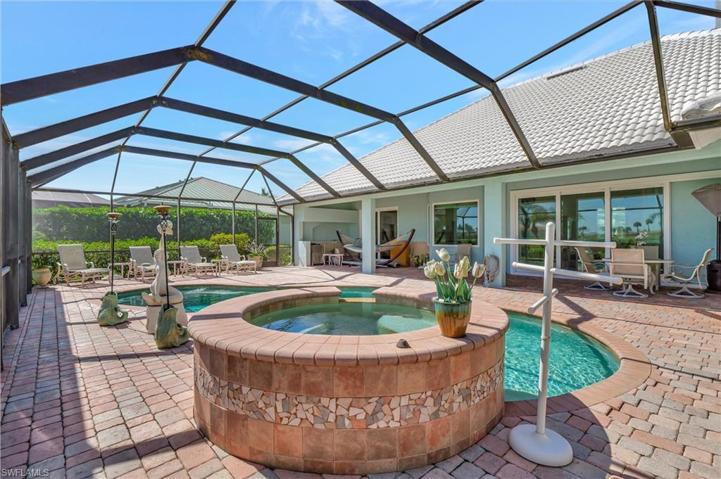 18066  Royal Tree  PKWY, Naples, FL 34114