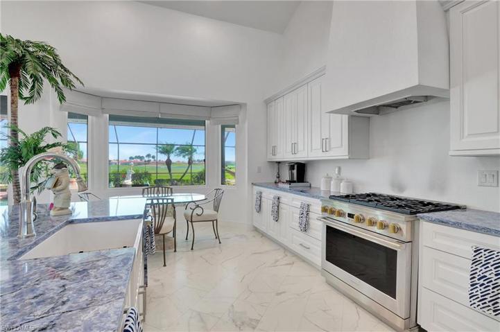 18066  Royal Tree  PKWY, Naples, FL 34114
