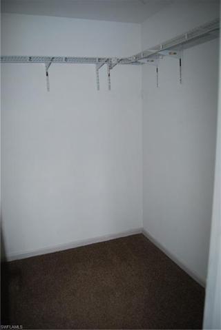 Mater bedroom walkin closet