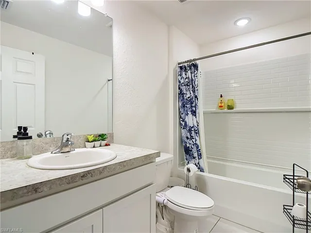 2608 71 St W Dr, Lehigh Acres, Florida 33971