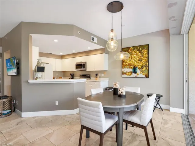 25220 Pelican Creek Cir 102, Bonita Springs, Florida 34134