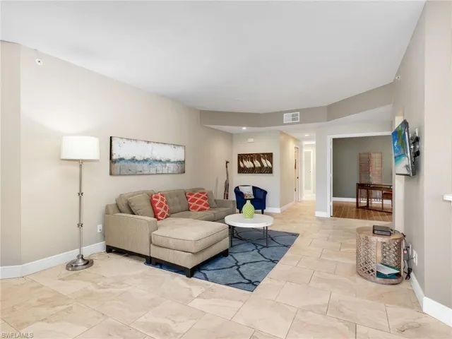 25220 Pelican Creek Cir 102, Bonita Springs, Florida 34134