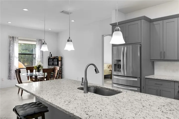 548 47th Ave Ne, Naples, Florida 34120