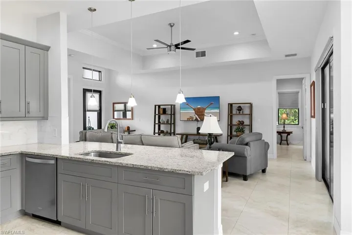 548 47th Ave Ne, Naples, Florida 34120