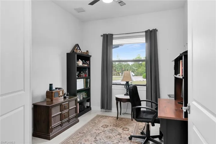 548 47th Ave Ne, Naples, Florida 34120