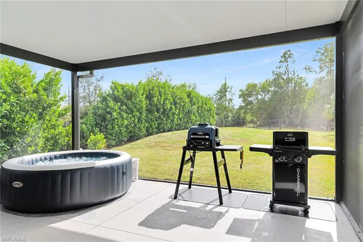 548 47th Ave Ne, Naples, Florida 34120