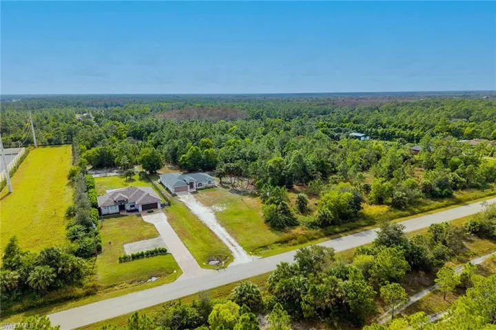548 47th Ave Ne, Naples, Florida 34120