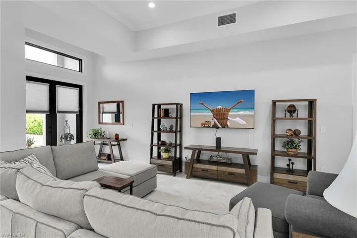 548 47th Ave Ne, Naples, Florida 34120
