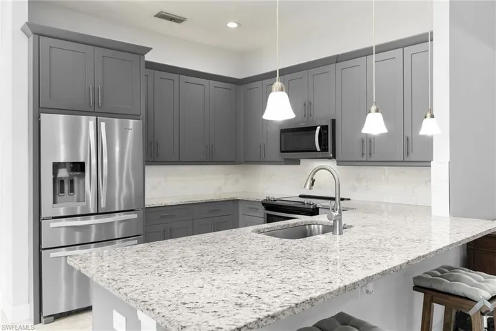 548 47th Ave Ne, Naples, Florida 34120