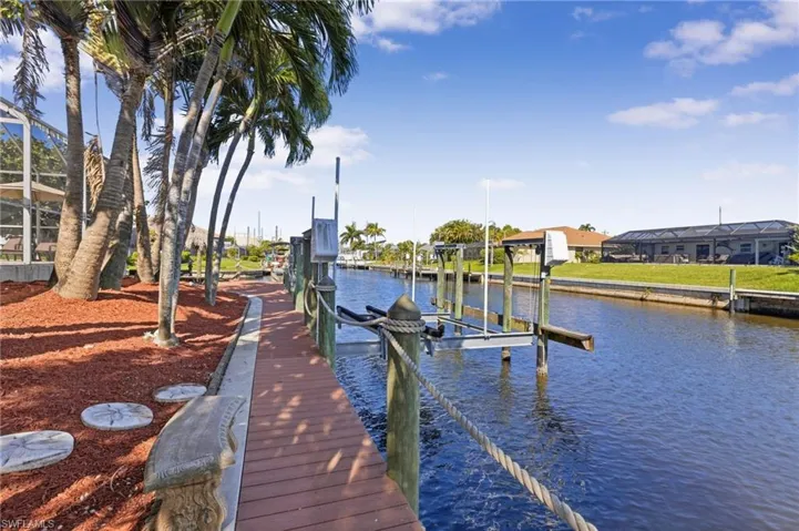 2501 Se 19th Pl, Cape Coral, Florida 33904