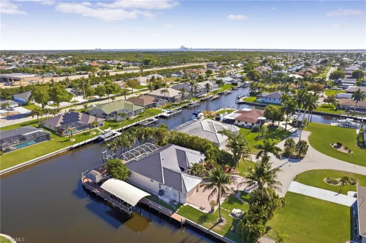 2501 Se 19th Pl, Cape Coral, Florida 33904