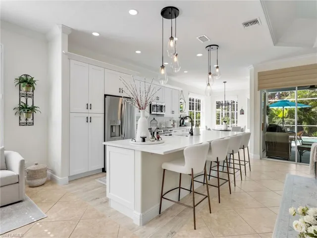 Beautifully updated Kitchen