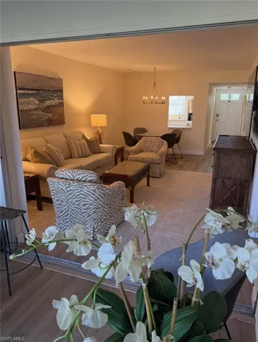 1900  Alamanda  DR, Naples, FL 34102
