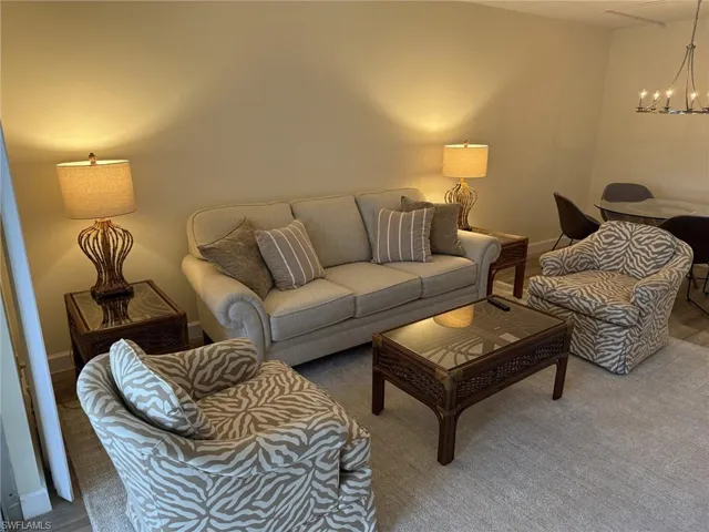 1900  Alamanda  DR, Naples, FL 34102