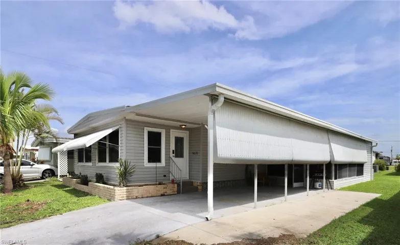 5620  Captain John Smith  LOOP, North Fort Myers, FL 33917