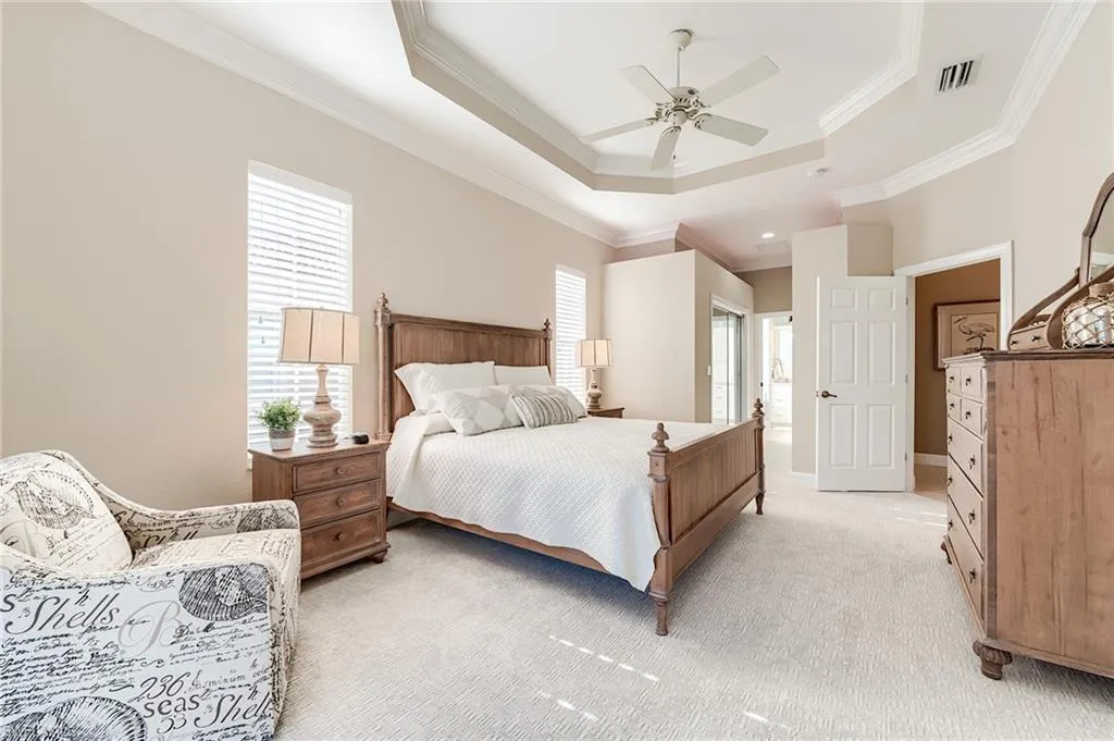 8860 New Castle DR, Fort Myers, FL 33908,225032596
