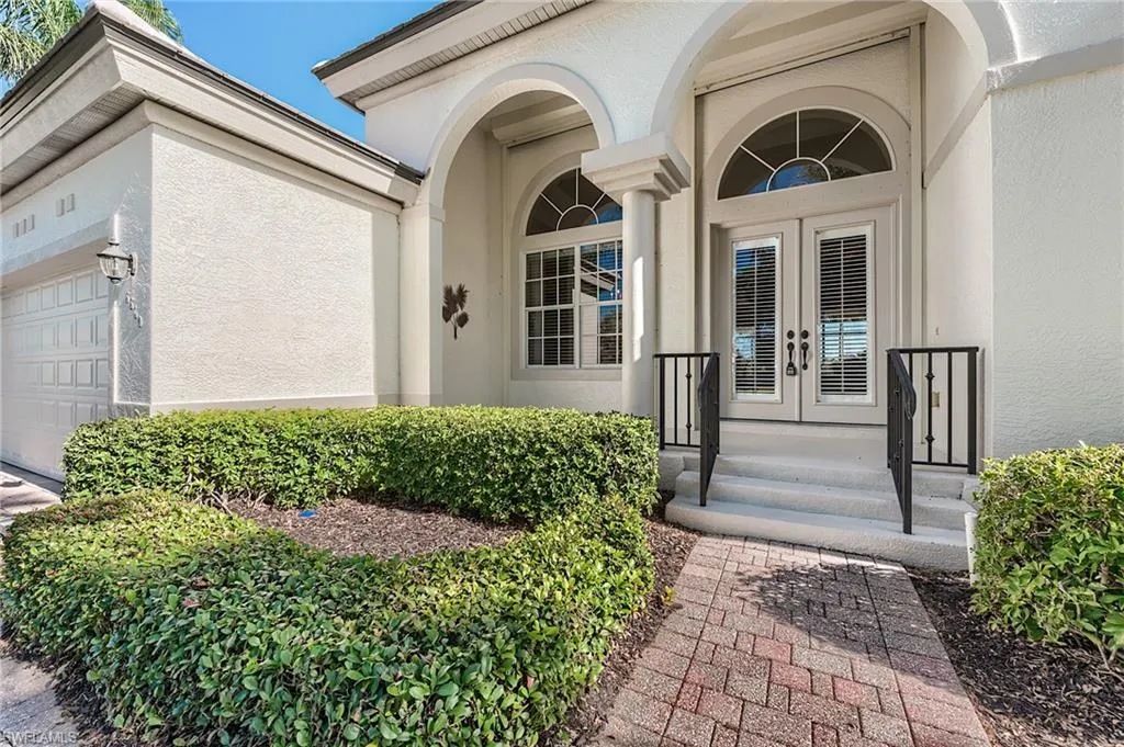 8860 New Castle DR, Fort Myers, FL 33908,225032596
