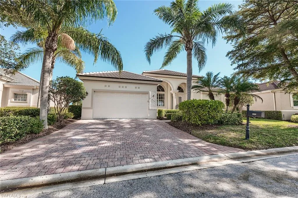 8860 New Castle DR, Fort Myers, FL 33908,225032596