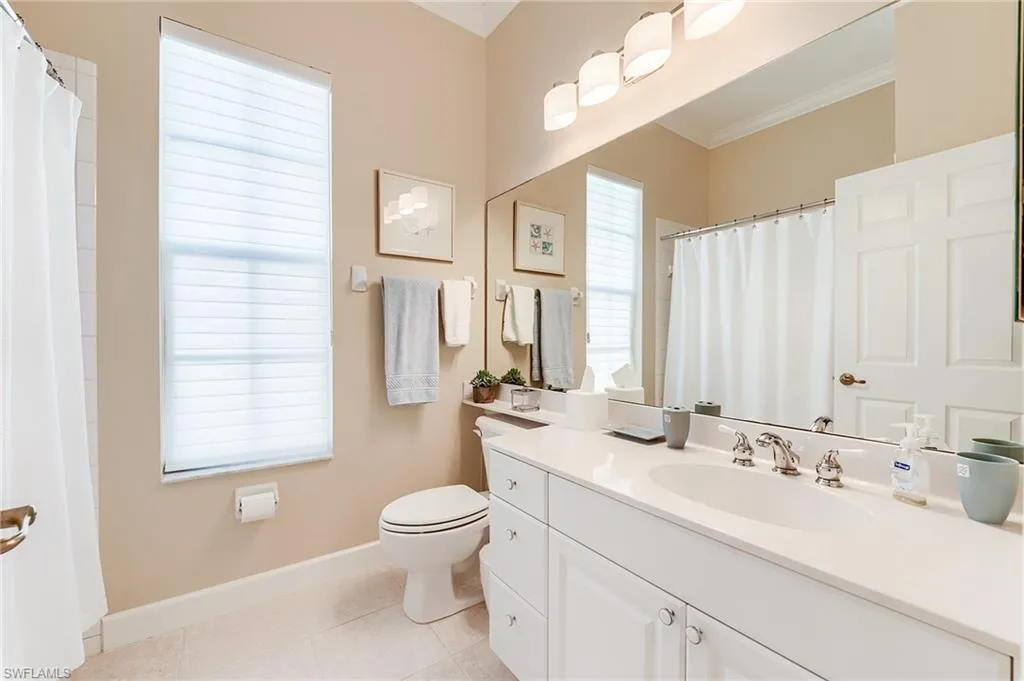 8860 New Castle DR, Fort Myers, FL 33908,225032596