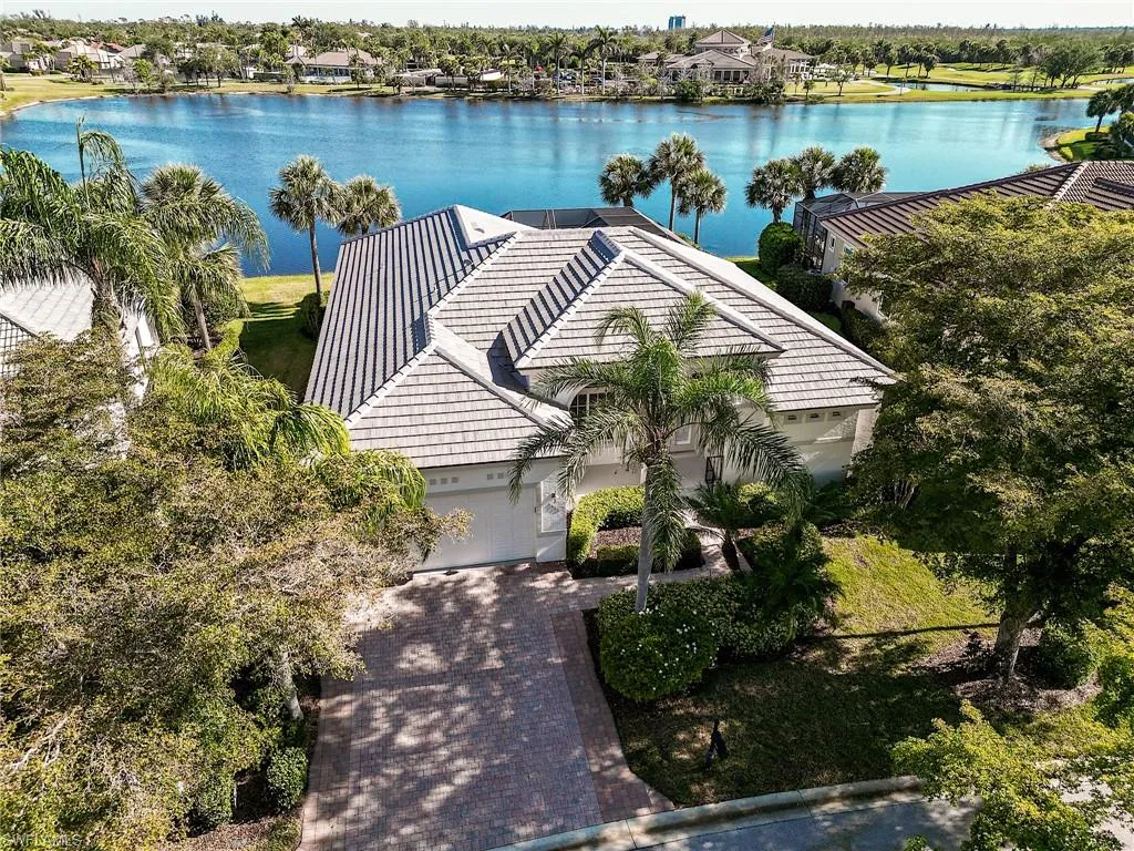 8860 New Castle DR, Fort Myers, FL 33908,225032596