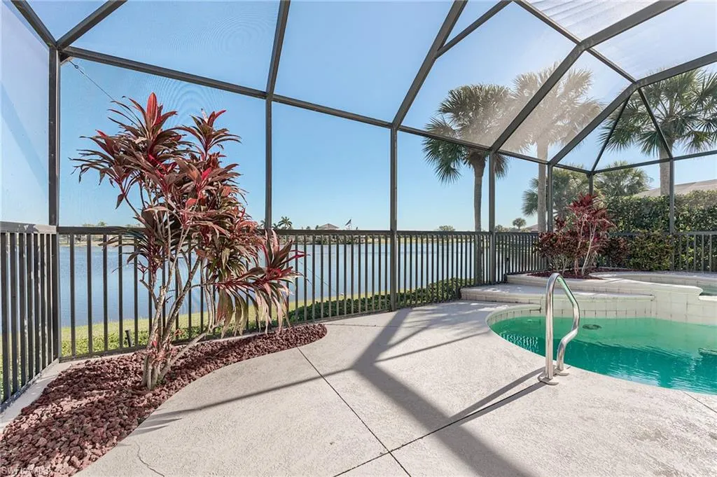 8860 New Castle DR, Fort Myers, FL 33908,225032596