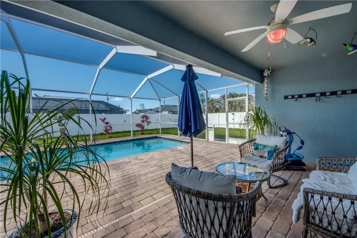 Shaded Lanai W/Pavers & Ceiling Fan