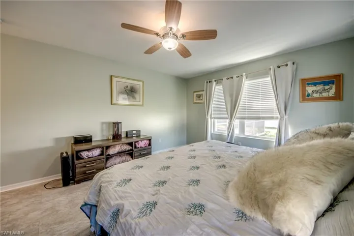 Open & Airy W/View of Pool & Lanai