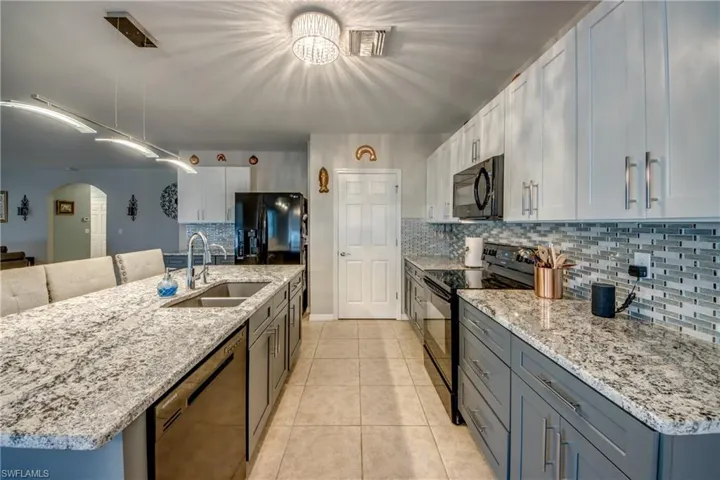 Upgraded Countertops & Backsplash